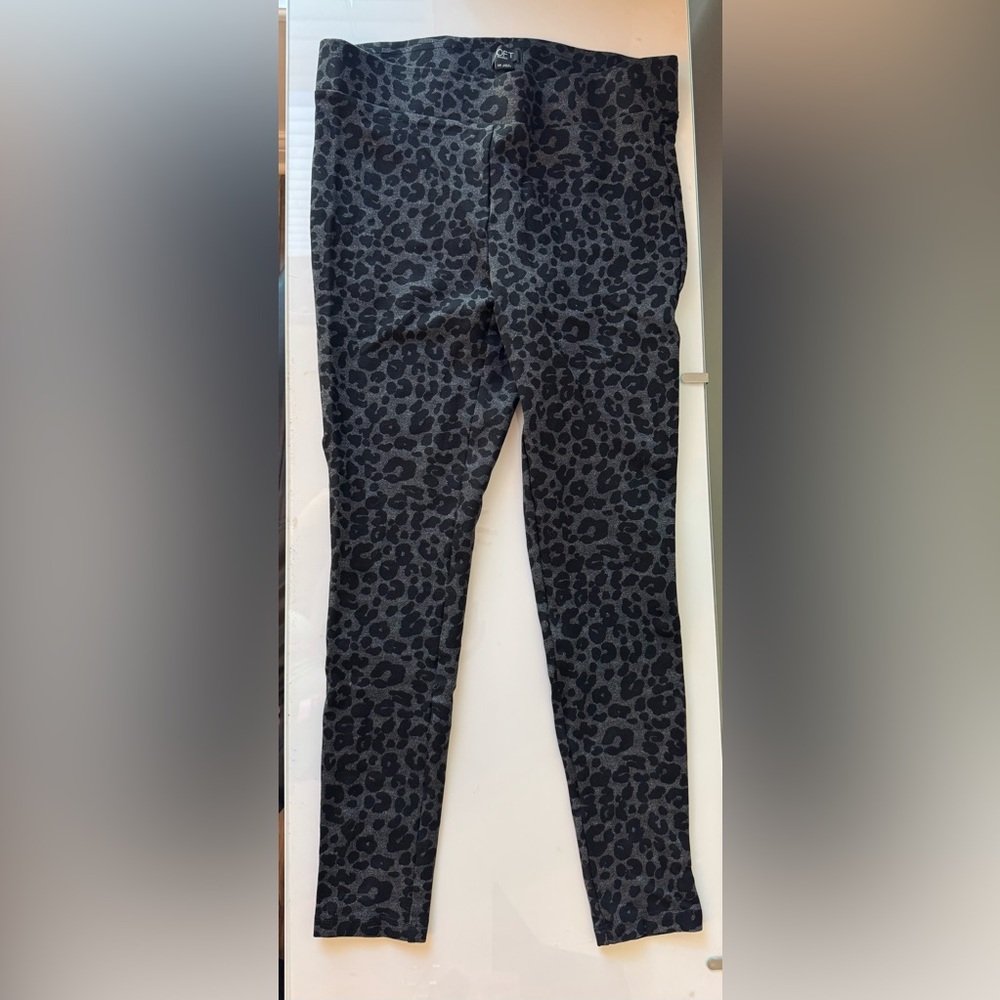 LOFT Black and Gray Leggings
